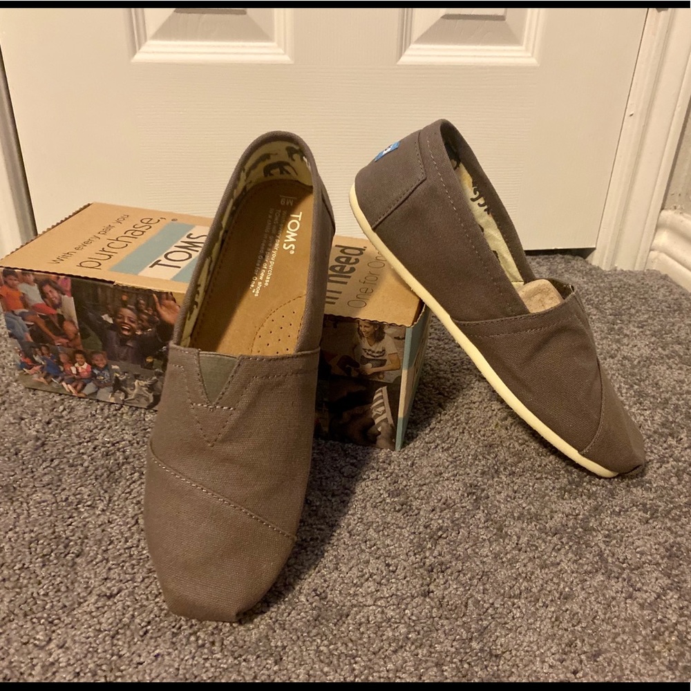Men’s Toms